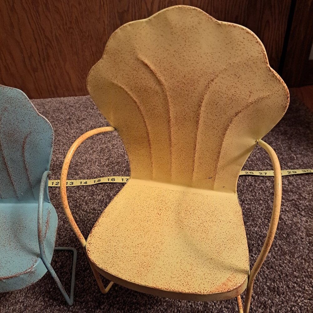 Vintage Miniature Rustic Metal Shell-back or Clamshell Doll Lawn Chairs,Set of 3 - Picture 8 of 8